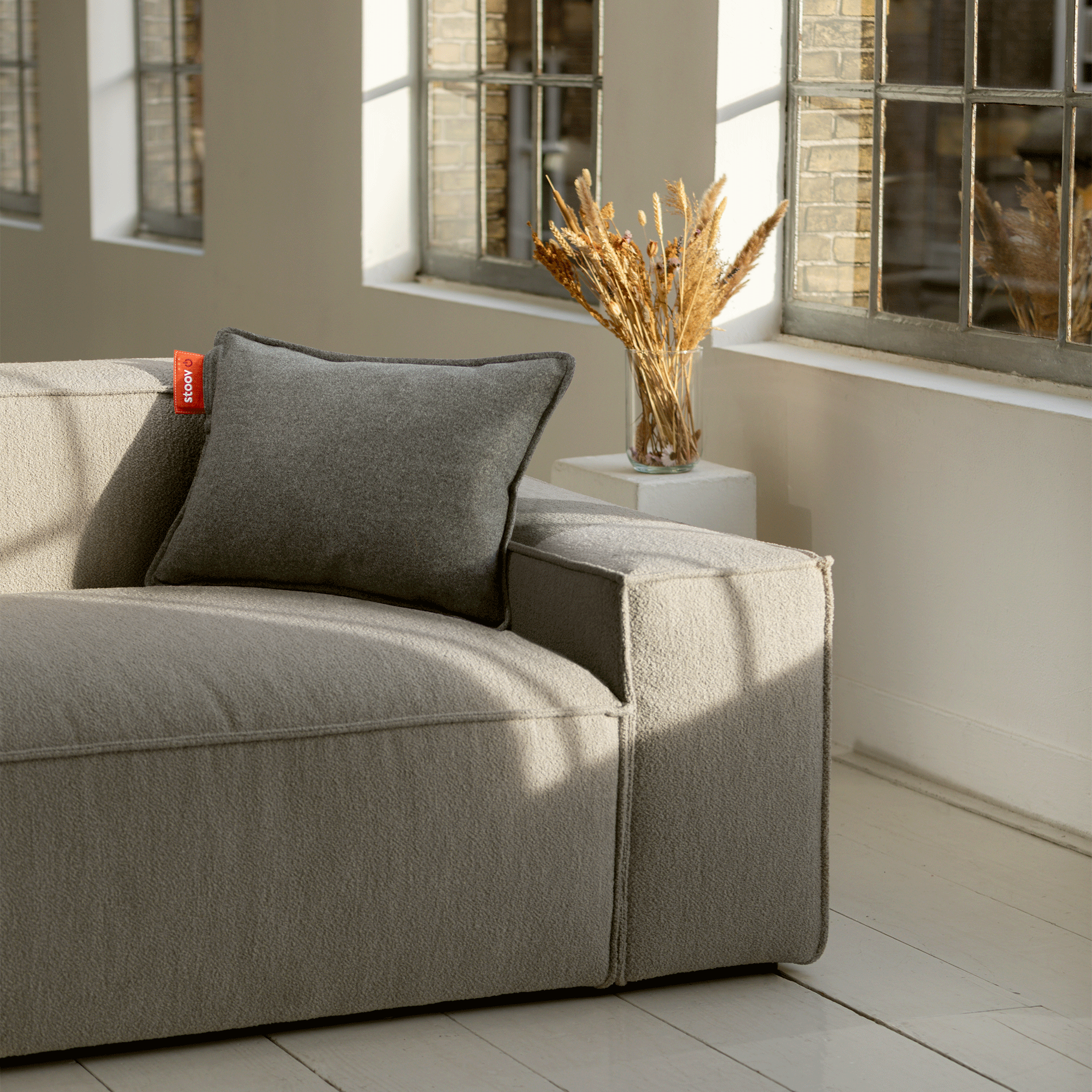 Secondary hover image 