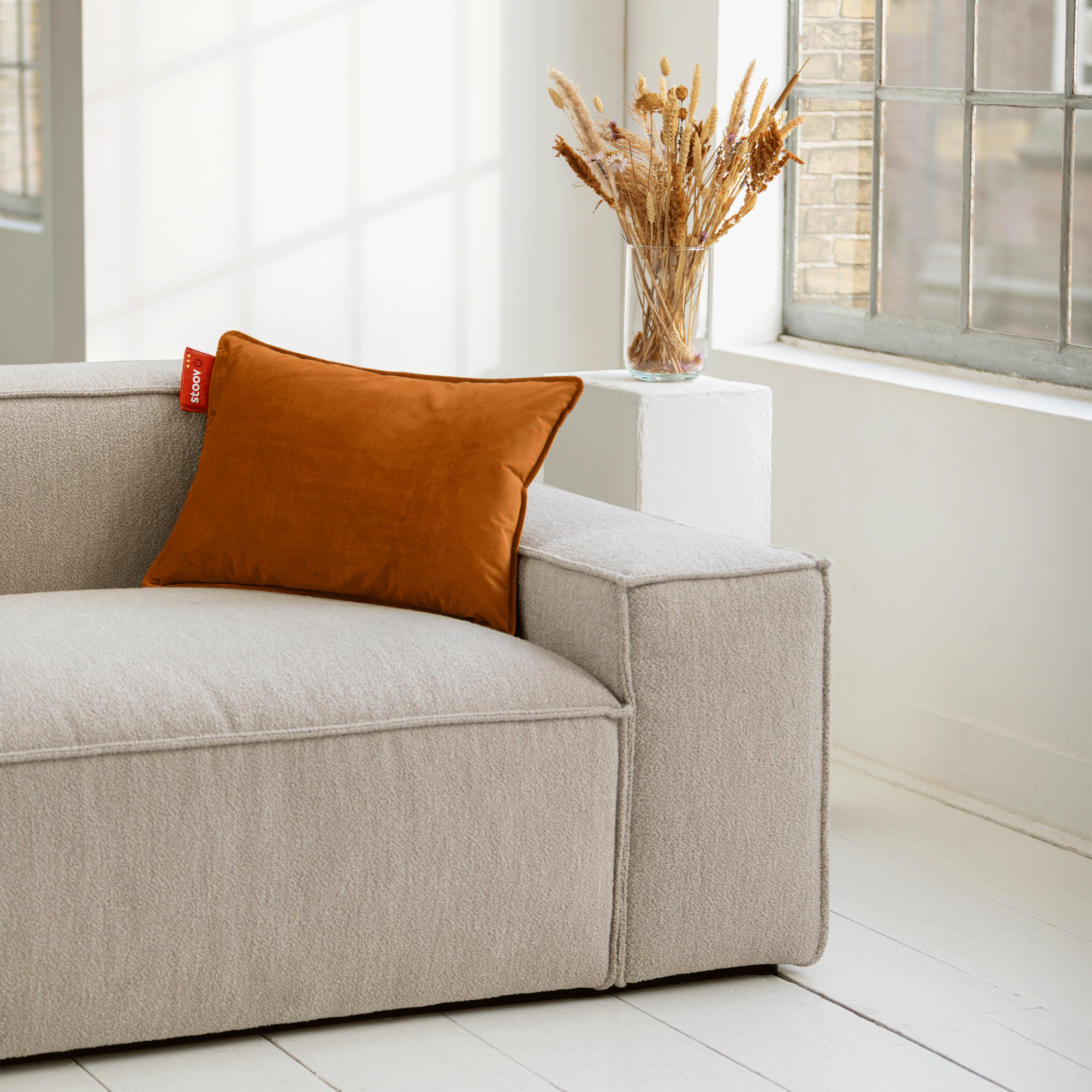 Secondary hover image 